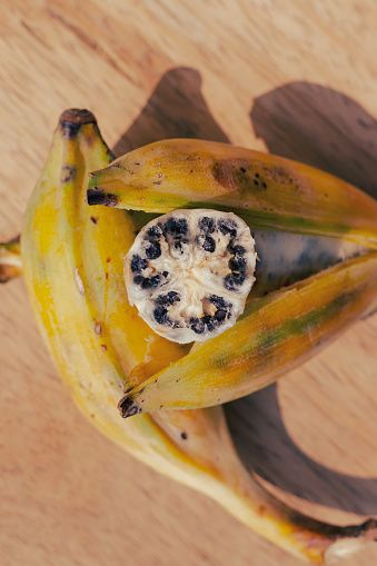 Che aspetto hanno i semi di banana? Foto e guida all'identificazione
